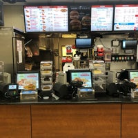 Photo taken at Wendy’s by Lu Y. on 3/17/2019