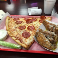 Photo taken at Papa Ray&amp;#39;s Pizza &amp;amp; Wings by Theo D. on 1/23/2015