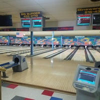 Photo taken at Gladstone Bowl by Kevin C. on 6/24/2017