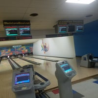 Photo taken at Gladstone Bowl by Kevin C. on 7/18/2017