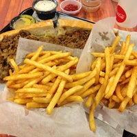 Foto tomada en ForeFathers Gourmet Cheesesteaks &amp; Fries  por PA N. el 11/17/2013