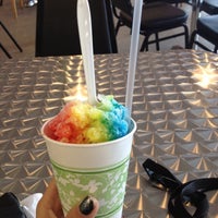 Photo taken at Rainbow Sno-Cones by Lizzii L. on 10/28/2012