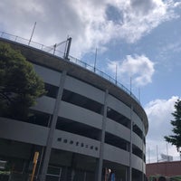 Photo taken at Meiji Jingu Secondary Stadium by Ｍatsu⚾️ on 6/12/2022