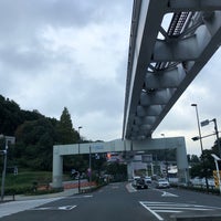 Photo taken at Tama Monorail Tama-Dobutsukoen Station by Ｍatsu⚾️ on 10/16/2021