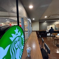 Photo taken at Starbucks by Ｍatsu⚾️ on 12/8/2023