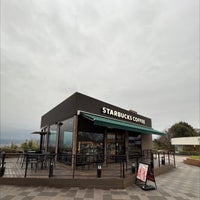 Photo taken at Starbucks by Ｍatsu⚾️ on 2/20/2024