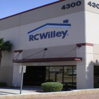 รูปภาพถ่ายที่ RC Willey Nevada Distribution Center โดย RC Willey เมื่อ 5/25/2017