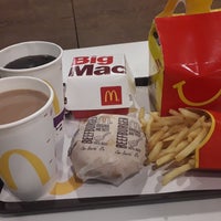 Photo taken at McDonald&amp;#39;s by Magdalena N. on 6/20/2019