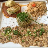 Foto diambil di Banana Verde oleh Thalyta L. pada 2/22/2013