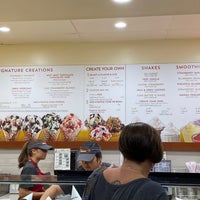 Photo taken at Cold Stone Creamery by Leandro N. on 9/28/2019