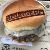 8/23/2017 tarihinde Michelle G.ziyaretçi tarafından BurgerFi'de çekilen fotoğraf