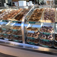 Foto tomada en Krispy Kreme  por Michelle G. el 3/2/2017