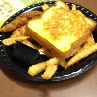 Photo taken at Zaxby&amp;#39;s Chicken Fingers &amp;amp; Buffalo Wings by Nicole Z. on 6/20/2013
