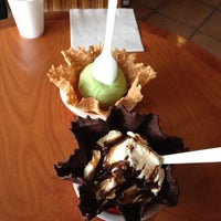 Photo taken at COLD STONE CREAMERY イオンモールむさし村山ミュー店 by Christopher W. on 6/13/2012