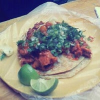 12/14/2011 tarihinde Ichaas G.ziyaretçi tarafından Ex-Tacos Gus'de çekilen fotoğraf