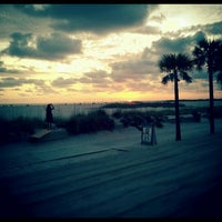Foto tomada en Sloppy Joe&amp;#39;s On The Beach  por Cory C. el 5/8/2012