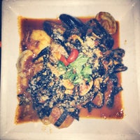 4/27/2012 tarihinde Christina S.ziyaretçi tarafından Stroubes Seafood and Steaks'de çekilen fotoğraf