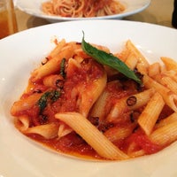 Photo taken at Pizzeria da Giovanni by kanoko on 9/8/2012