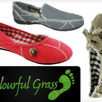 Photo taken at Nutters Bulk &amp;amp; Natural Foods by Colourful Grass Shoe on 1/26/2012