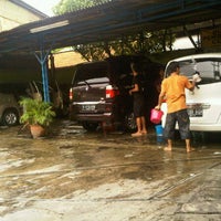 Photo taken at 24H Car Wash (Sebelah SMA 112) by Puguh R. on 10/8/2011