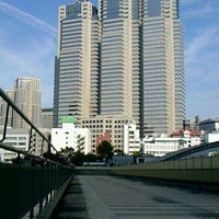 Photo taken at NTT東日本 本社 ペデストリアンデッキ by dai.j on 11/2/2011