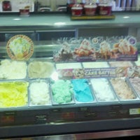 Photo taken at Cold Stone Creamery by Ian &#39;Moose&#39; W. on 8/27/2011