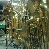 Foto scattata a Dillon Music - Brass Store da Amy S. il 11/25/2011