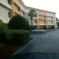 Photo taken at La Quinta Inn &amp;amp; Suites Orlando South by Rosa L. on 8/28/2011