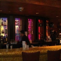 Foto tirada no(a) Shout! Restaurant &amp;amp; Lounge por Christopher W. em 11/5/2011