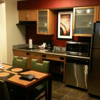 Снимок сделан в Residence Inn by Marriott Dallas Las Colinas пользователем Claudia T. 9/5/2012