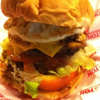 Photo taken at Houston Original Hamburgers by Leandro H. on 3/14/2012