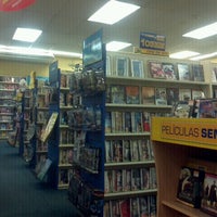 Photo taken at Blockbuster by Rogelio T. on 12/31/2011