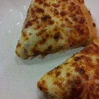 Foto tomada en Pizza Hut  por Jenni el 1/28/2012