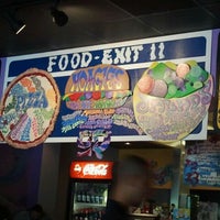 Photo taken at Mellow Mushroom by Crystal L. on 9/14/2011