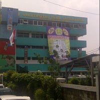 Photo taken at Universitas Tama Jagakarsa by Asrul H. on 4/21/2012