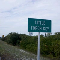 รูปภาพถ่ายที่ Torch Key Charters โดย Randall B. เมื่อ 1/29/2012