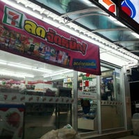 Photo taken at 7-Eleven by Nokkaew J. on 2/1/2012