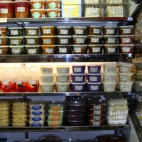 Photo prise au Phil-Am Foods par Kathy I. le1/21/2012