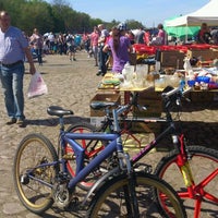 Photo taken at Elbeflohmarkt by Ivan O. on 4/28/2012