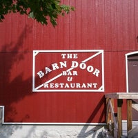 Снимок сделан в The Barn Door Bar &amp;amp; Restaurant пользователем Stan F. 9/3/2011