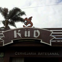 รูปภาพถ่ายที่ Cervejaria Küd โดย Mauricio A. เมื่อ 5/26/2012