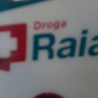 Photo taken at Droga Raia by Luan L. on 7/12/2012