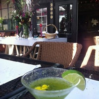 Foto tomada en Chameleon Restaurant and Bar  por WENDI el 9/7/2012