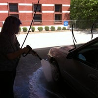 Foto scattata a Kirkwood Car Wash da Jim C. il 5/20/2012