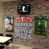 Photo taken at Papa John&amp;#39;s Pizza by Hikmet O. on 5/29/2012