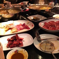 Photo taken at Fatty Cow Seafood Hot Pot 小肥牛火鍋專門店 by Adonica L. on 2/15/2012