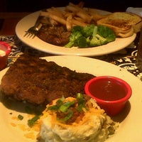 Photo taken at Chili&amp;#39;s Grill &amp;amp; Bar by Daphnee L. on 4/26/2012