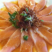 7/20/2012 tarihinde Jenny P.ziyaretçi tarafından Nomura Sushi'de çekilen fotoğraf