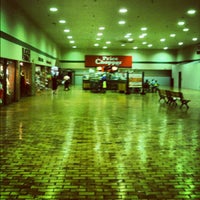 รูปภาพถ่ายที่ Galleria Shopping Centre โดย Greg S. เมื่อ 7/27/2012