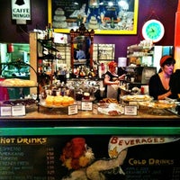 5/5/2012 tarihinde Kate K.ziyaretçi tarafından B&amp;amp;O Espresso'de çekilen fotoğraf